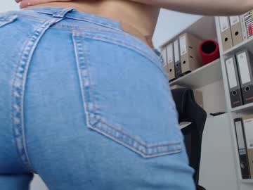 girl eat_mee_out image #1694034