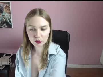 nextdoorgir_l naked cam