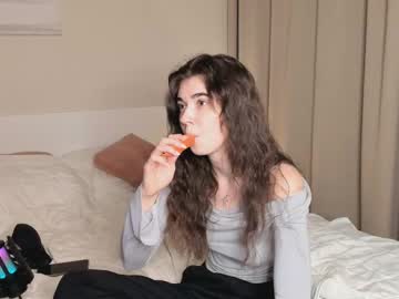 katiebarfield naked cam