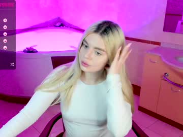 hollyfunny naked cam