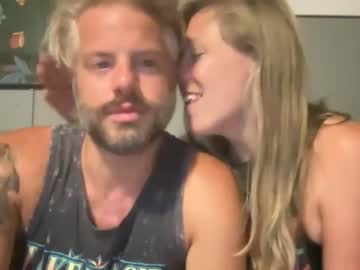 cutestwife_and_mrhandsome naked cam