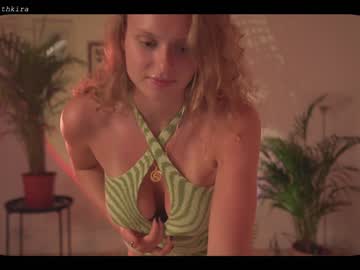 girl chillwithkira image #2127220