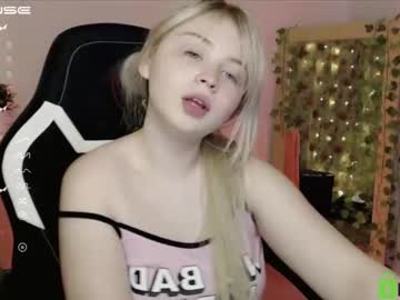 girl shy_blondiee image #3819916