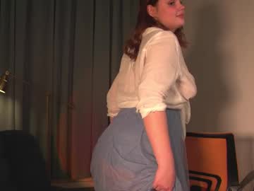 girl drinkmorwater image #4033138