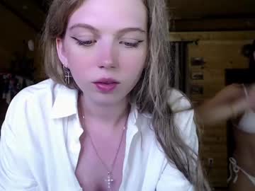 girl small_blondee image #2177514