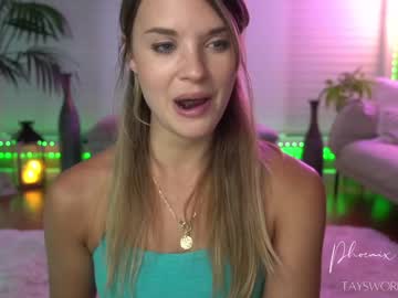 girl phoenix_taylor image #2085633