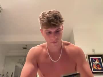 man aestheticking13 image #1503815