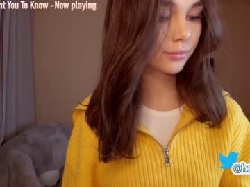girl hollyextra image #1766671