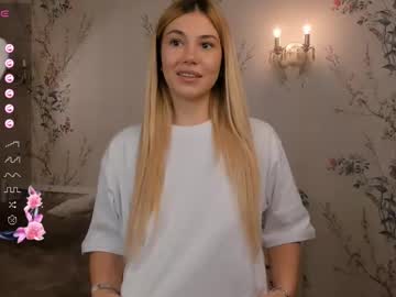 girl loraalvey image #4023859