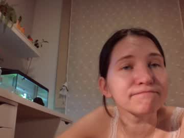 shy_little_one_ naked cam