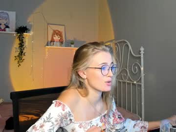 girl linellali image #2467779