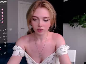 girl small_blondee image #1909981
