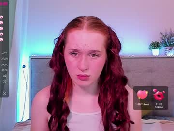girl strawberry_sunset image #2174279