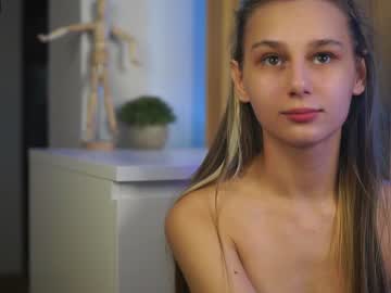 girl dainty_bit image #2811769
