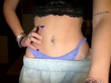 rosie1124 naked cam