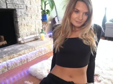 girl phoenix_taylor image #1948675