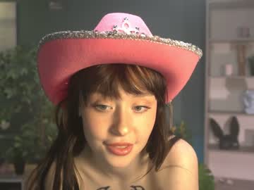 girl ella_knockers_xl image #2022862