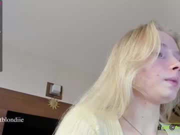 girl bestblondiiecb image #2768550
