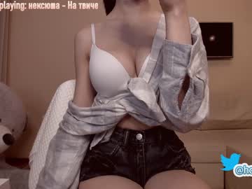 girl hollyextra image #775286