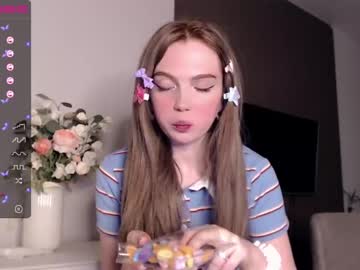 girl small_blondee image #1773914