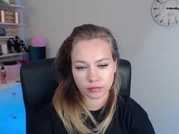 holly_bb95 naked cam