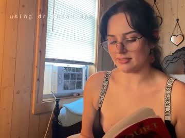 ariasilvermoon naked cam