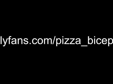 pizza_biceps naked cam