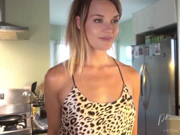 girl phoenix_taylor image #2042109
