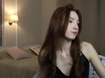 girl _guesswhat_ image #1011280