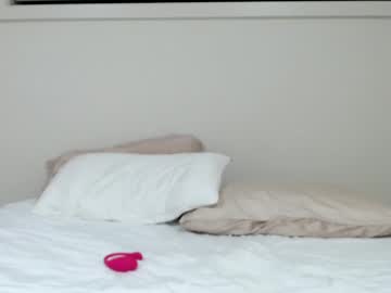 girl hornypetitegirl77 image #3243357